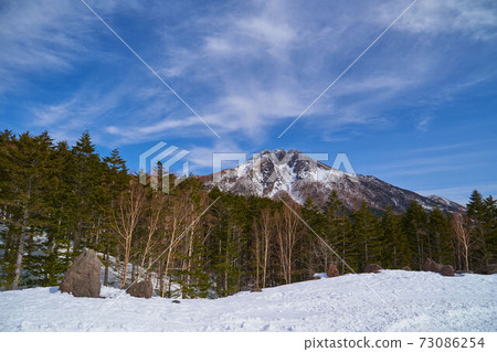 群馬縣冬季丸沼高原高原日光西蘭山索道從山頂站附近觀看西蘭山 73086254