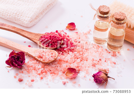 沐浴鹽粉紅色沐浴劑 73088953