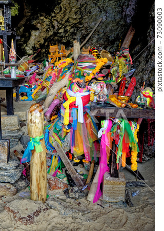 Princess Cave - Phallus symbols - Phra Nang Cave Shrine 73090003