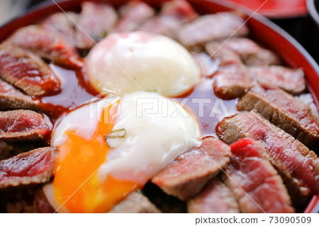 Aso's red beef bowl 73090509