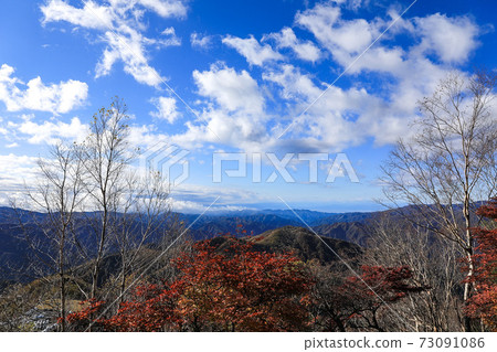 Autumn half moon mountain Autumn half moon mountain 73091086