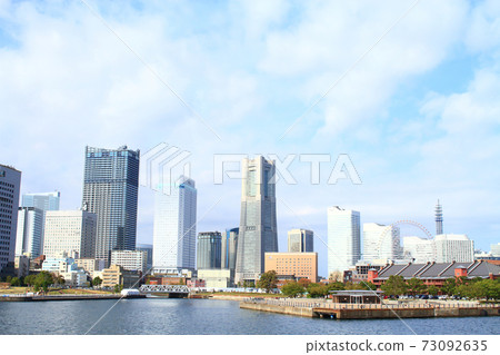 Scenery of Yokohama Landmark Tower and Yokohama Red Brick Warehouse Scenery of Yokohama Landmark Tower and Yokohama Red Brick Warehouse 73092635