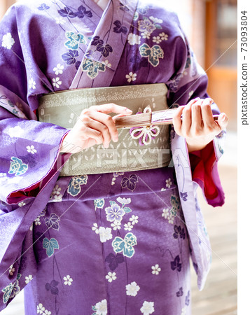 Kimono woman/Kimono is a traditional Japanese clothing Kimono woman/Kimono is a traditional Japanese clothing 73093804
