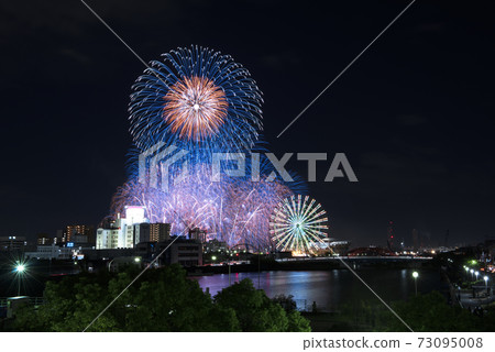 [Aichi Prefecture] Fireworks display at Nagoya Port 73095008