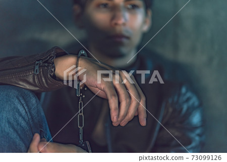 一個男人 73099126