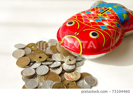 Goldfish Type Piggy Bank - Stock Photo [73104460] - Pixta