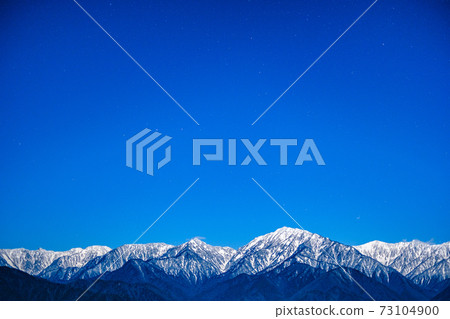 Northern Alps and starry sky in early winter Northern Alps and starry sky in early winter 73104900