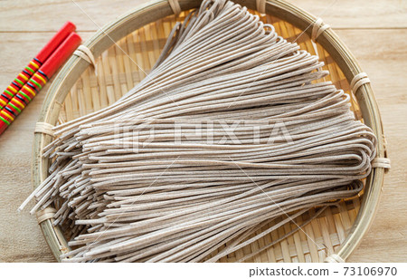 Soba noodles, half-raw raw soba Soba noodles, half-raw raw soba 73106970