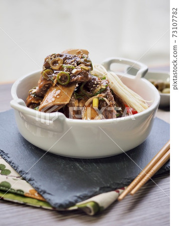 韓國傳統食品排骨蒸 73107782