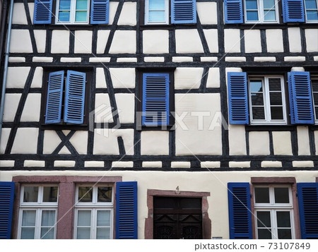 Half-timbered building 73107849