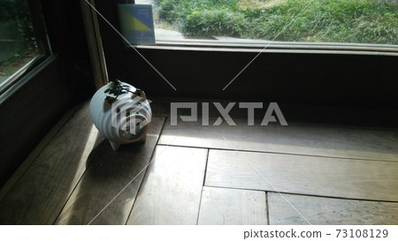 Pig mosquito coil placed in a Japanese-style room Pig mosquito coil placed in a Japanese-style room 73108129