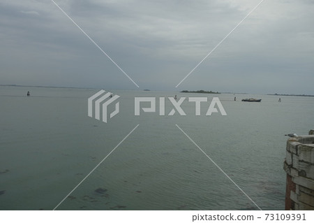 floatage, flotage, a pear 73109391