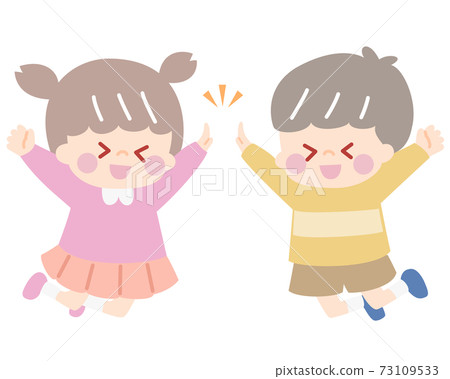 Children_high five_social distance 73109533