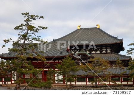 Great Buddha Hall at Todaiji Temple in Nara Great Buddha Hall at Todaiji Temple in Nara 73109597