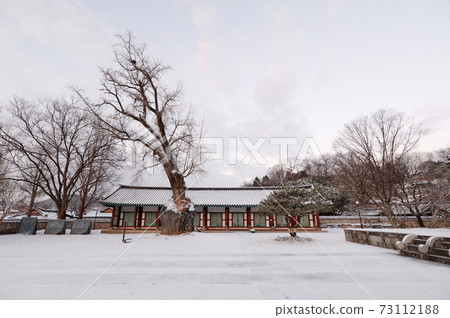 全州香橋大橋下雪的冬天的景色 全州香橋大橋下雪的冬天的景色 73112188