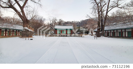 全州香橋大橋下雪的冬天的景色 73112196