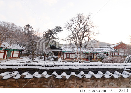 全州香橋大橋下雪的冬天的景色 73112213