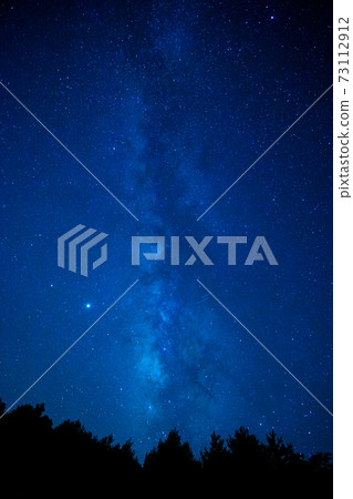 Milky way in summer Milky way in summer 73112912