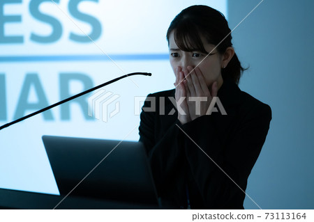 female, females, woman 73113164