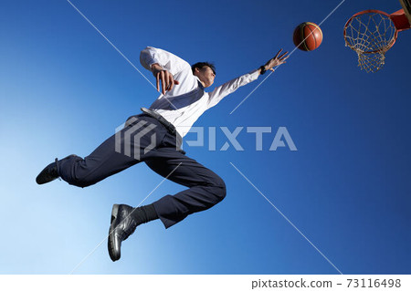 射擊籃子的商人的企業圖像 73116498