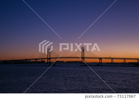 Overlooking the Bay Bridge from Osanbashi Overlooking the Bay Bridge from Osanbashi 73117067