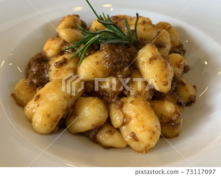 Inoshishi的Lagu Sauce Nyokki。意大利特色美食。 73117097