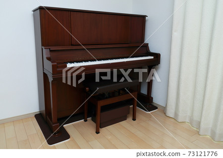Walnut upright piano 73121776
