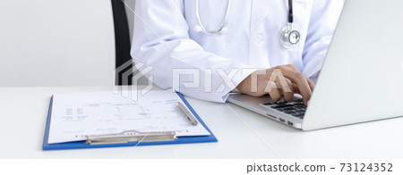 Doctor is currently consulting about the treatment of the patient's disease, Disease diagnosis and medical consultation concept. 73124352