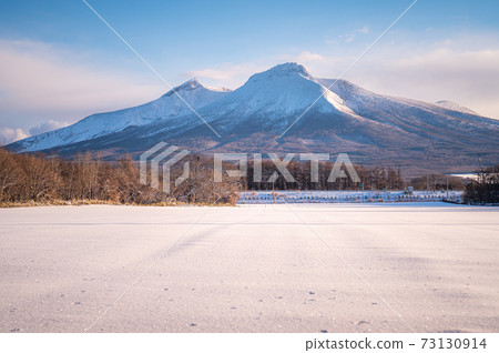 北海道小岳，清晨的男性形象 73130914