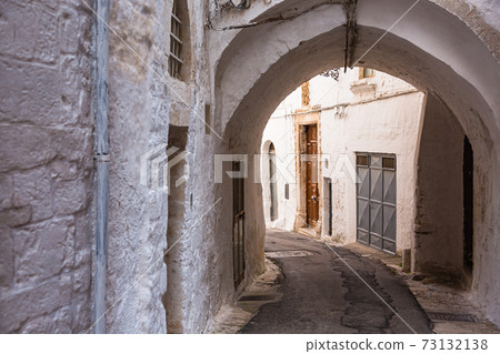 意大利奧斯圖尼的後巷 73132138