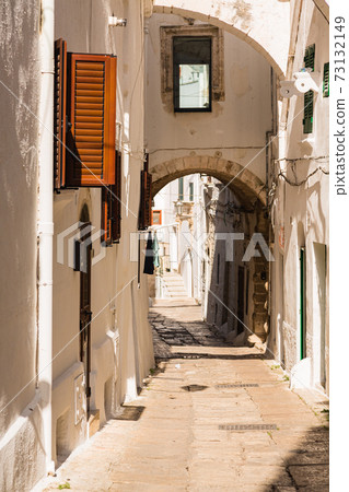 意大利奧斯圖尼的後巷 73132149