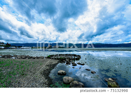 Su訪湖雲層反射水面 73132998