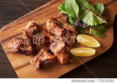 Pork spare ribs 73133292