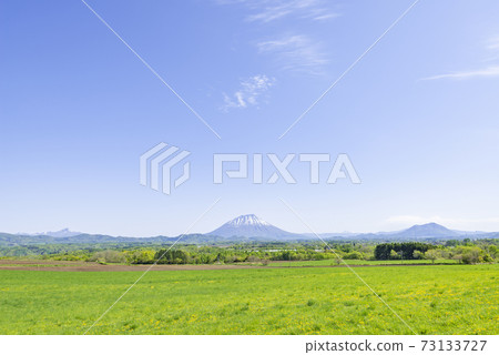 Mt. Yotei and the blue sky Toyako Town Mt. Yotei and the blue sky Toyako Town 73133727