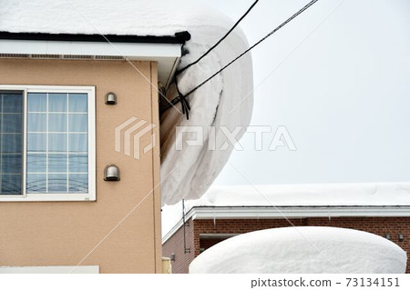 大雪覆蓋的大雪 73134151