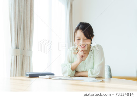家務主婦 73134814