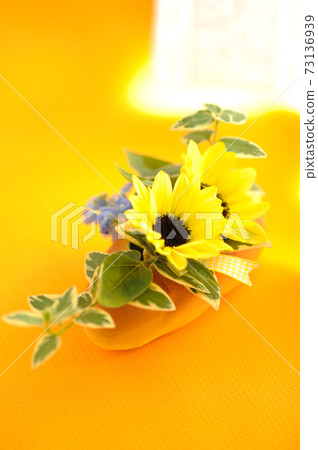Sunflower Flower Arrangement Sunflower Flower Arrangement 73136939