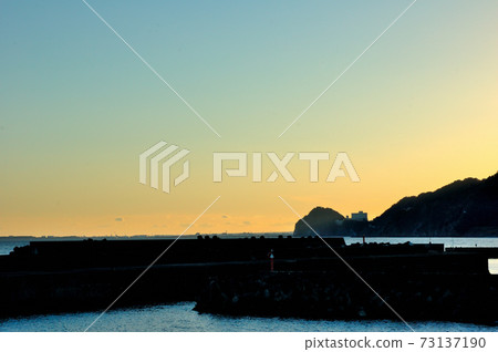 Sunset at Oomori Beach 73137190