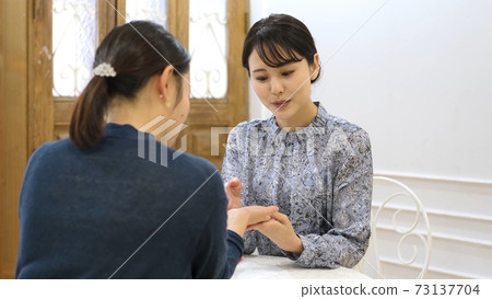 女人算命 73137704