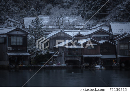 Funaya snow scene of Ine in Kyoto prefecture 73139213
