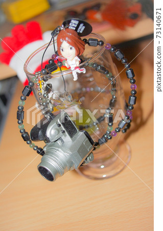 Corona Sorrow: Stay home while playing with accessories 73140671