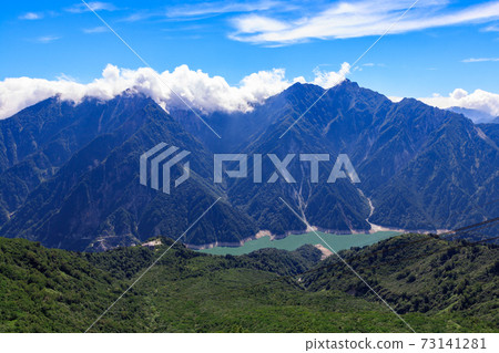 夏天從立山大觀峰的視圖 73141281