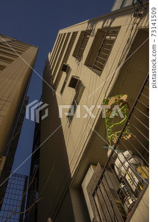 帶乾竹百葉窗的陽台 帶乾竹百葉窗的陽台 73141509