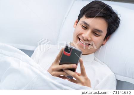 Man sleeping 73141680