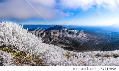 Beautiful silver world Snow Kirishima mountain range Beautiful silver world Snow Kirishima mountain range 73147696