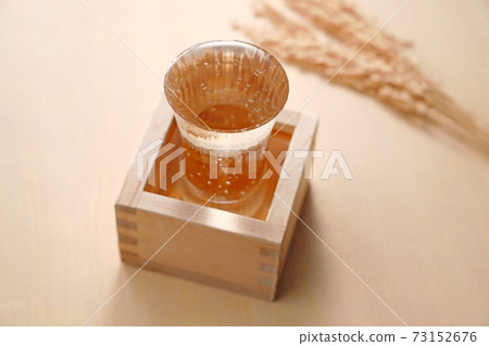 A well-chilled delicious sake A well-chilled delicious sake 73152676