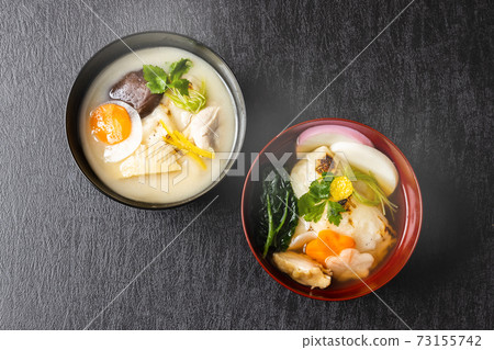 典型的麵條湯煮熟的蔬菜(zouni) 典型的麵條湯煮熟的蔬菜(zouni) 73155742