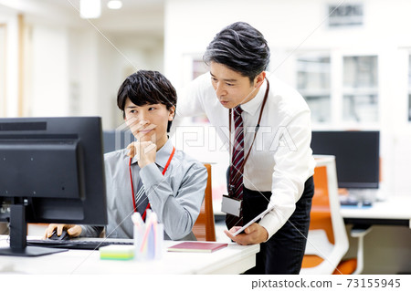 Boss and subordinate men 73155945