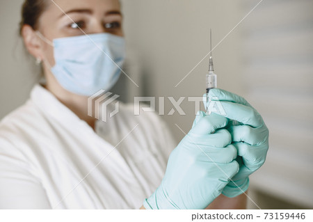 Homan hold corona virus vaccine in her hands Homan hold corona virus vaccine in her hands 73159446