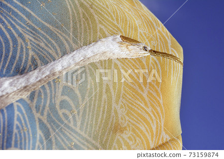 Old cloth, silk fabric, crane embroidery, feathers, eye-catching pattern, Japanese pattern, auspiciousness, auspiciousness, Japanese-style background image material 73159874